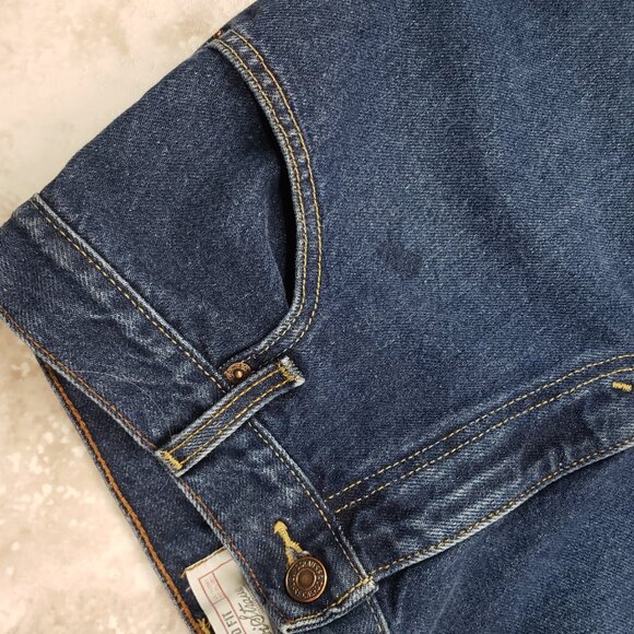 Classic Dark Wash Levis Mid Rise Mom Jeans Pants Relaxed Misses Size 10 Medium - Picture 8 of 9